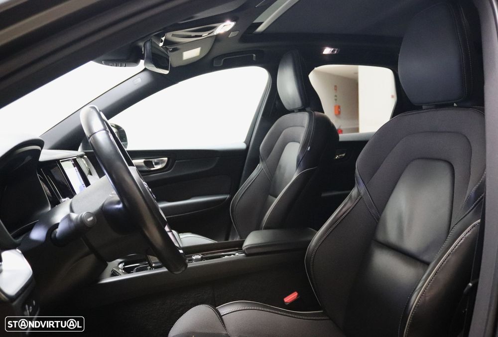 Volvo XC 60 2.0 T6 PHEV R-Design AWD - 15