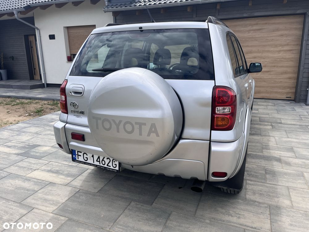 Toyota RAV4 - 4