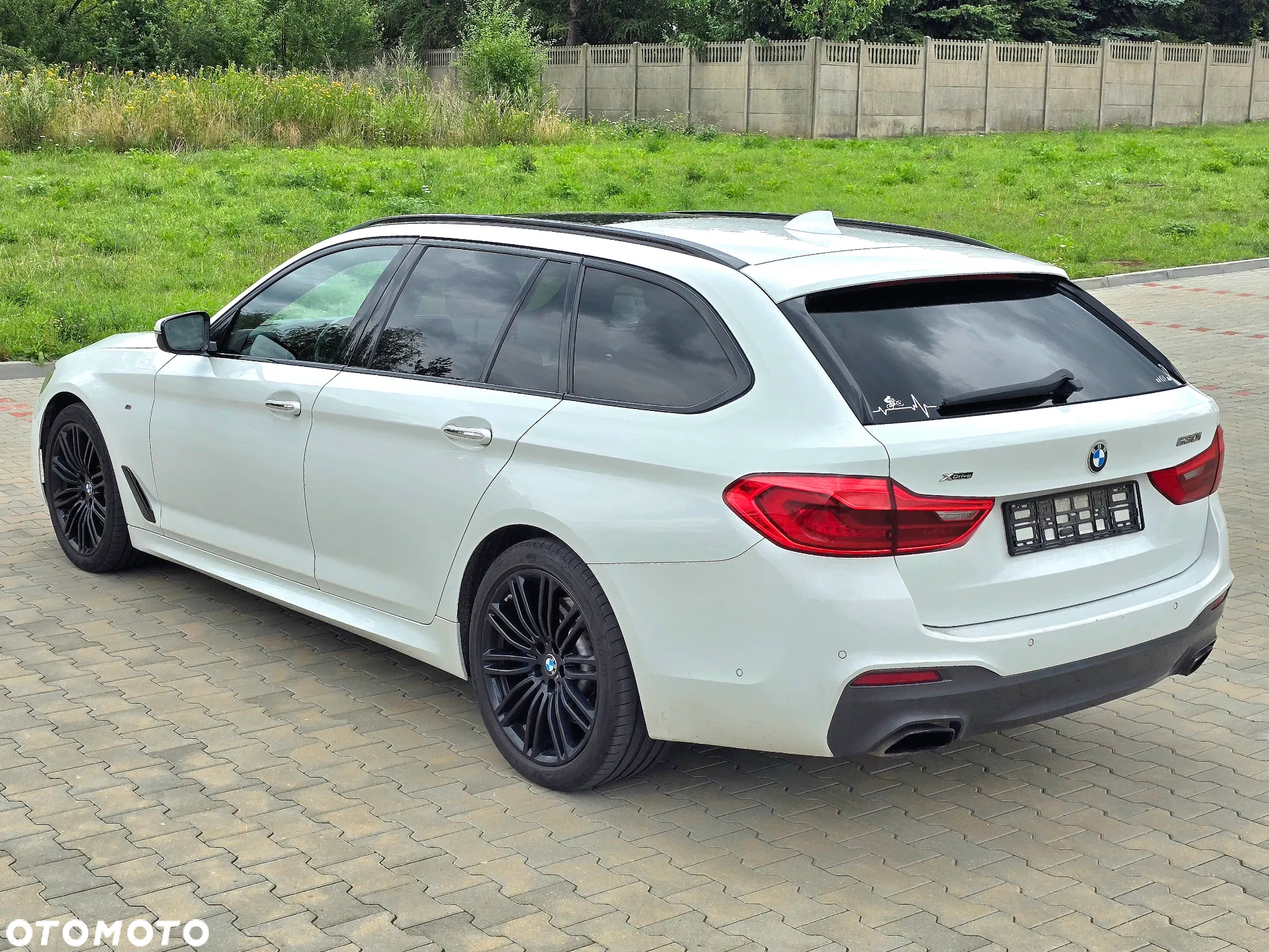 BMW Seria 5 530i xDrive Touring - 9