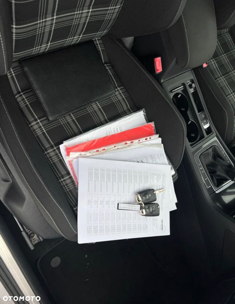 Volkswagen Golf - 35