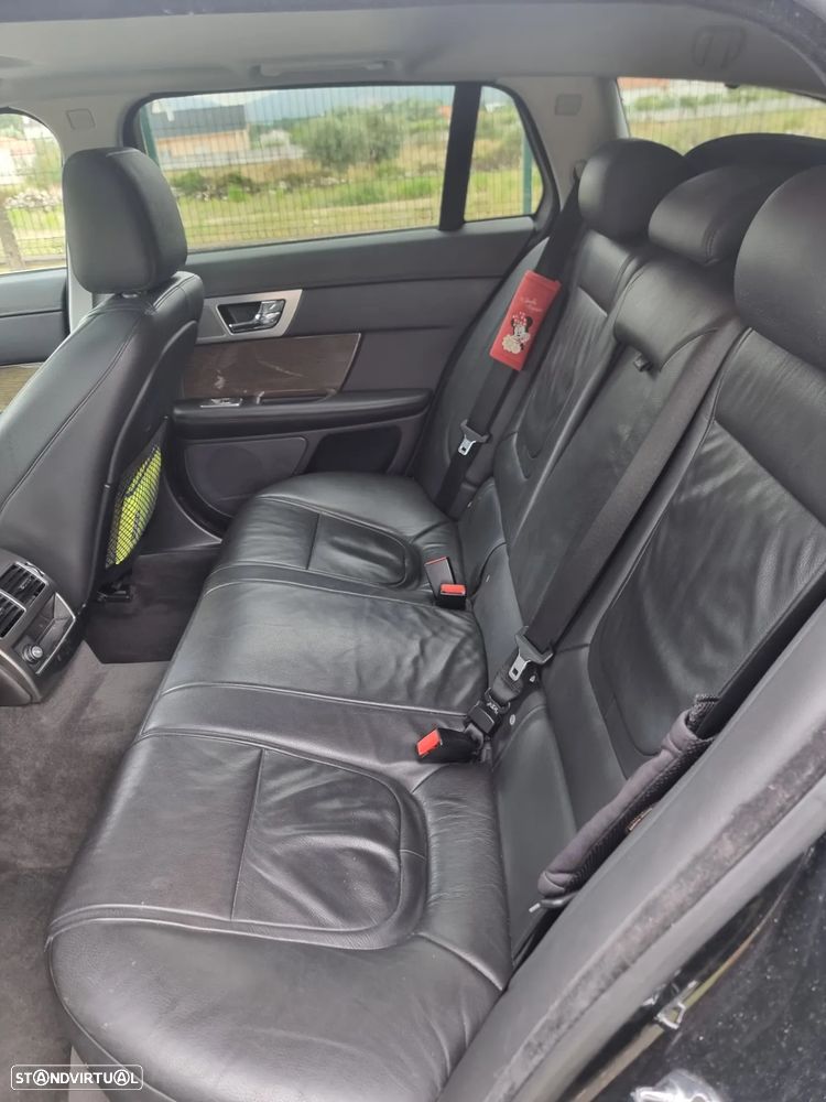 Jaguar XF Sportbrake 2.2 D Premium Luxury - 9