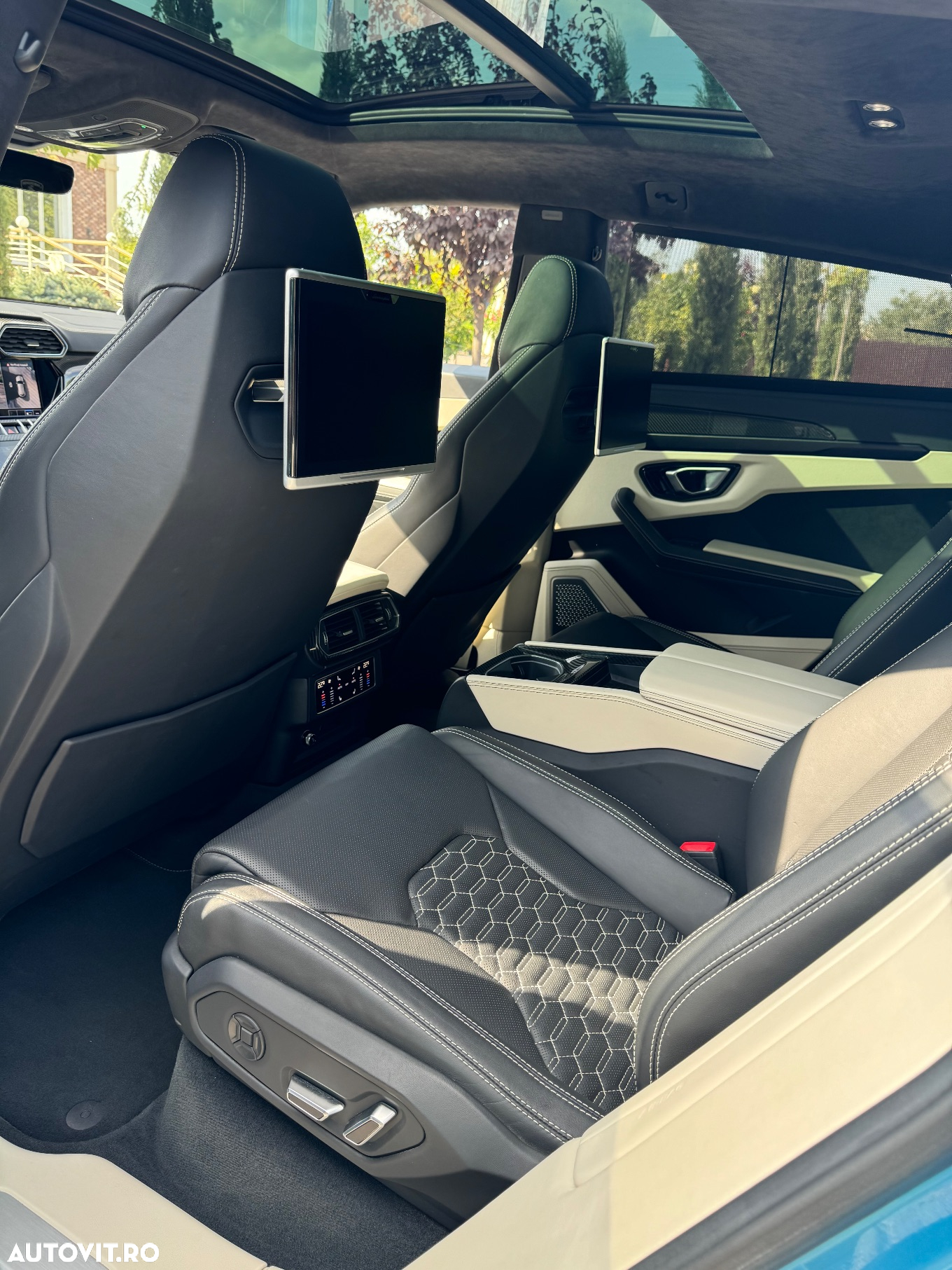Lamborghini URUS Standard - 14