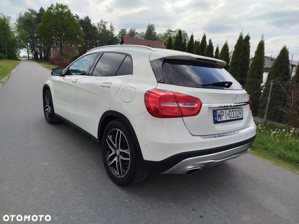 Mercedes-Benz GLA - 10