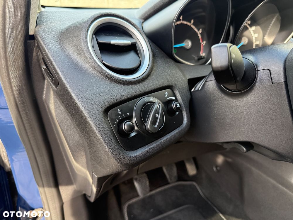 Ford Fiesta - 24