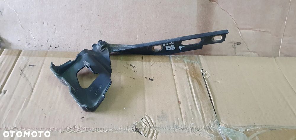 Zawias maski prawy przód przedni Audi A4 B8 lift 8K0823302D - 2