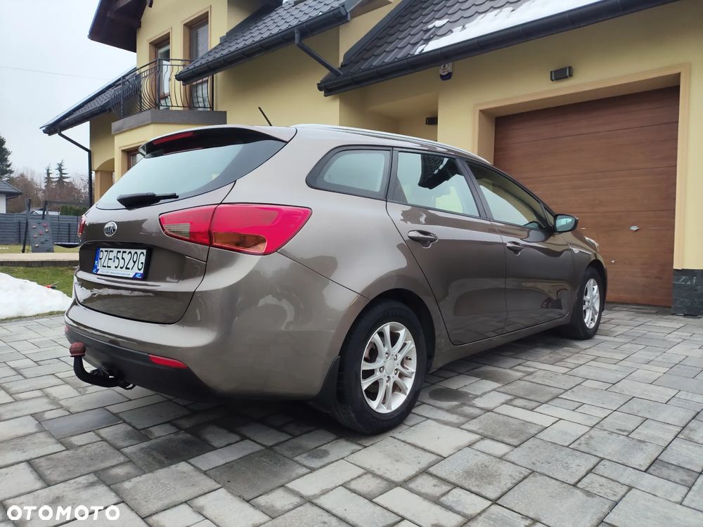 Kia Ceed 1.4 CVVT Dream Team Edition - 6