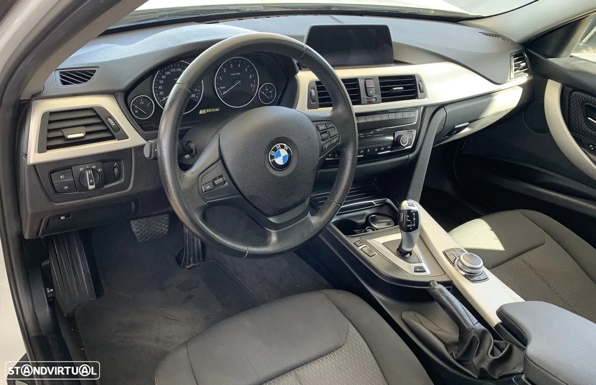 BMW 330 e iPerformance Line Sport - 5
