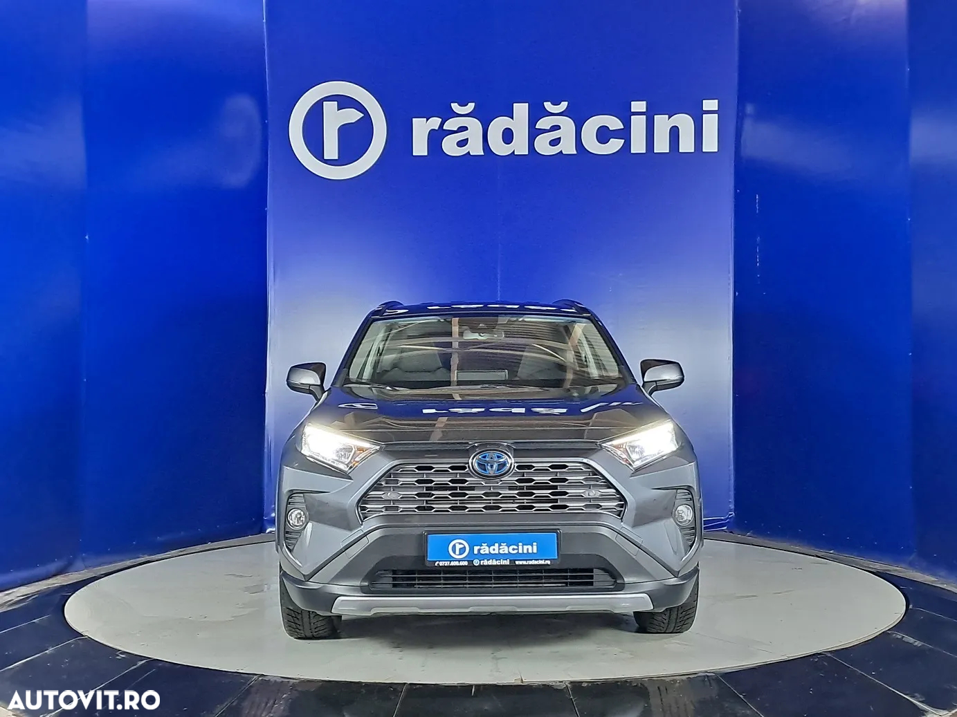 Toyota RAV4 - 8