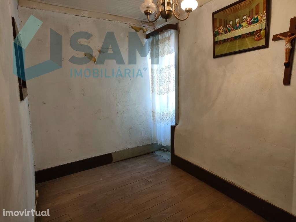 Oportunidade Única para Remodelar no Coração de Gouveia - Grande imagem: 4/35