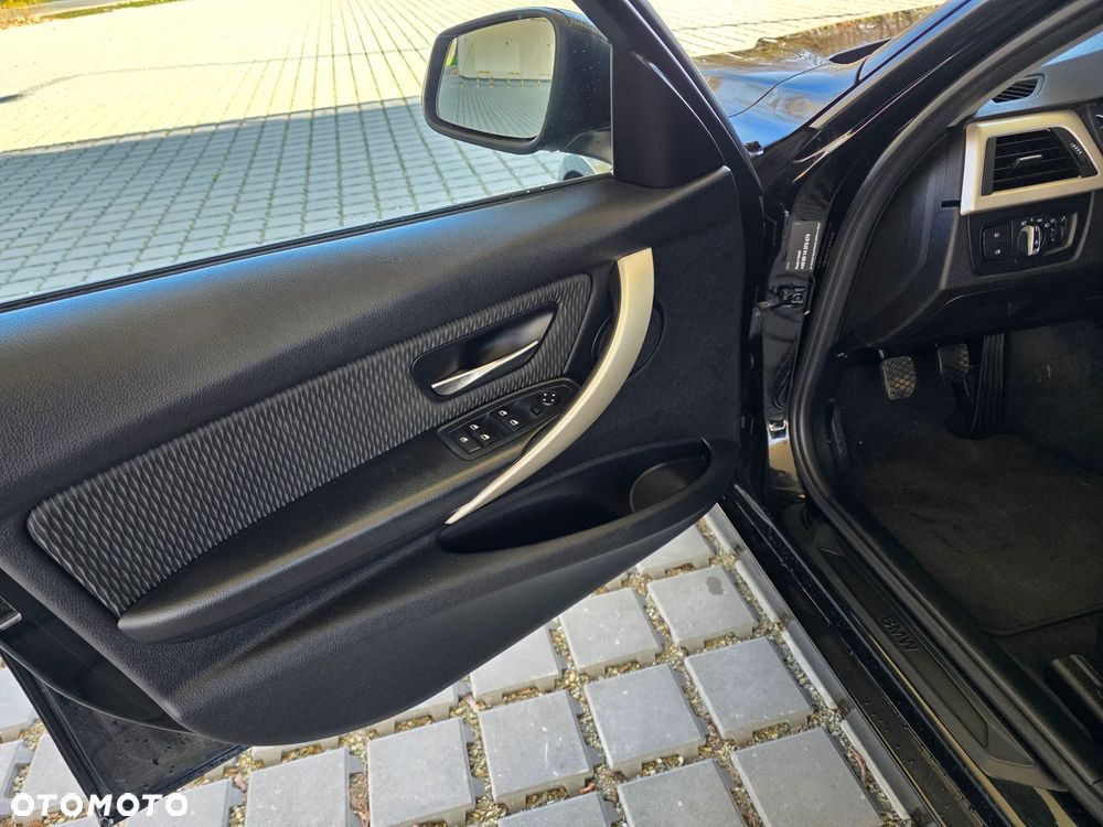 BMW Seria 3 318d DPF Edition Lifestyle - 14