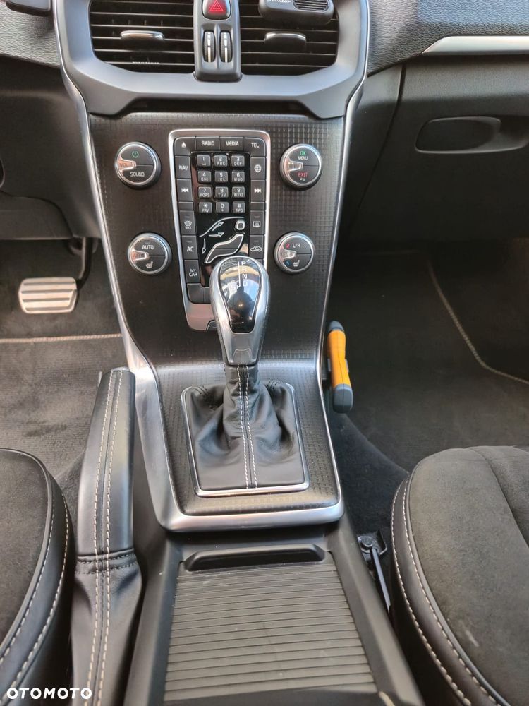 Volvo V40 D3 Drive-E R-Design Kinetic - 22