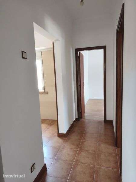 T2 Remodelado, Venda Nova, junto ás portas de Benfica - Grande imagem: 2/10