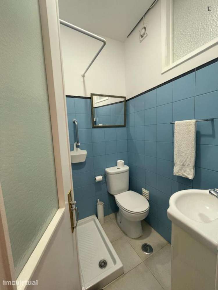Quarto - localizado em Linda-a-Velha Lisbon - Grande imagem: 4/14