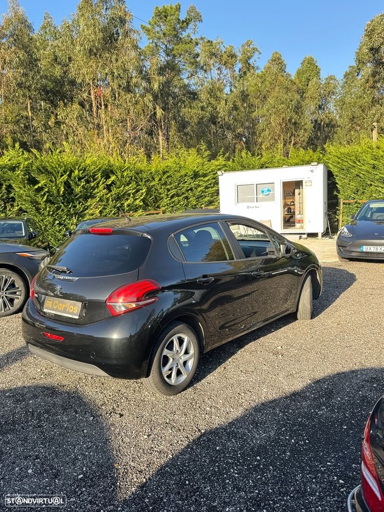Peugeot 208 - 4