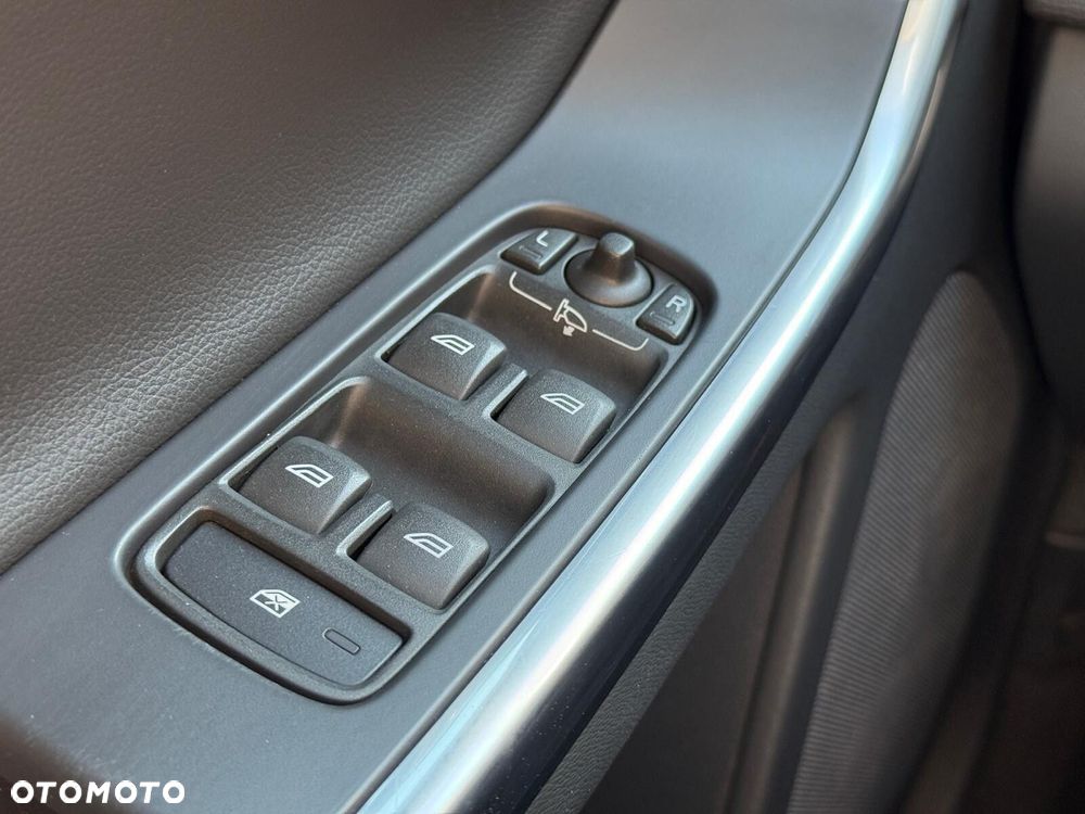 Volvo XC 60 D4 AWD Summum - 27