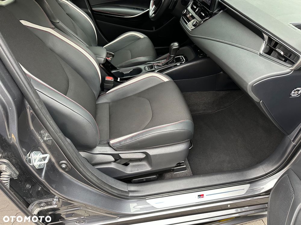 Toyota Corolla 2.0 Hybrid GR Sport Dynamic - 17