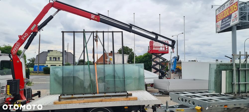 Iveco 35S16 montaż szkła, okien, płyt kamienia. HDS 2020 - 27