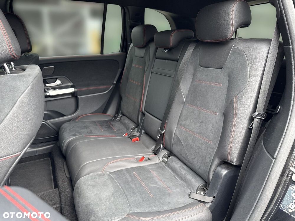 Mercedes-Benz GLB - 25