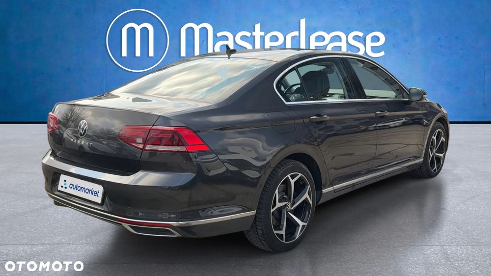 Volkswagen Passat - 4