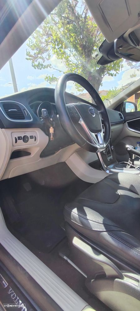 Volvo V40 2.0 D3 Summum - 3