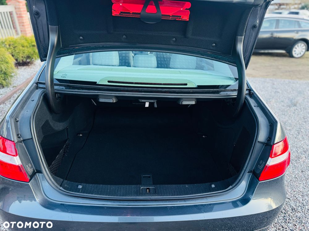 Mercedes-Benz Klasa E 200 BlueEFFICIENCY 7G-TRONIC Elegance - 19