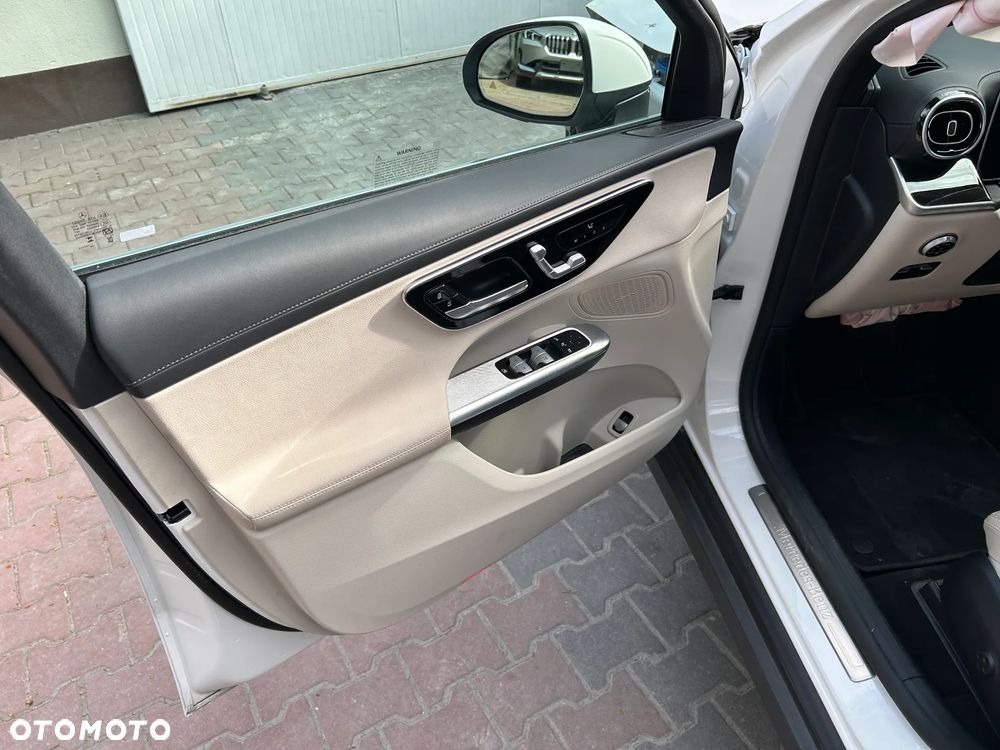 Mercedes-Benz GLC 300 4Matic 9G-TRONIC Edition Avantgarde - 14
