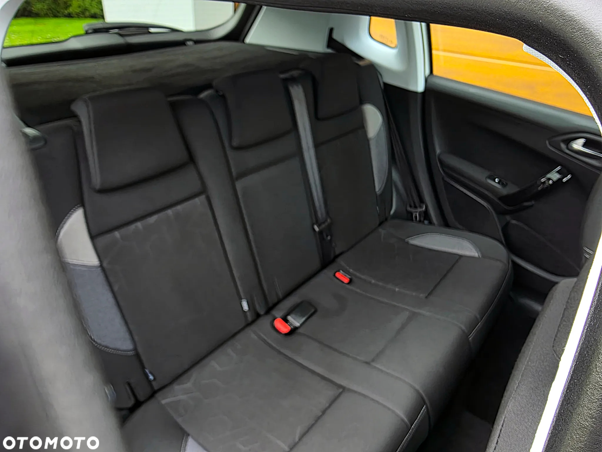Peugeot 2008 1.2 Pure Tech Allure S&S - 12