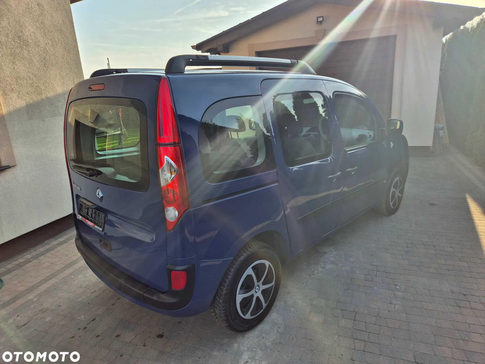 Renault Kangoo 1.6 8V 90 Happy Family - 9