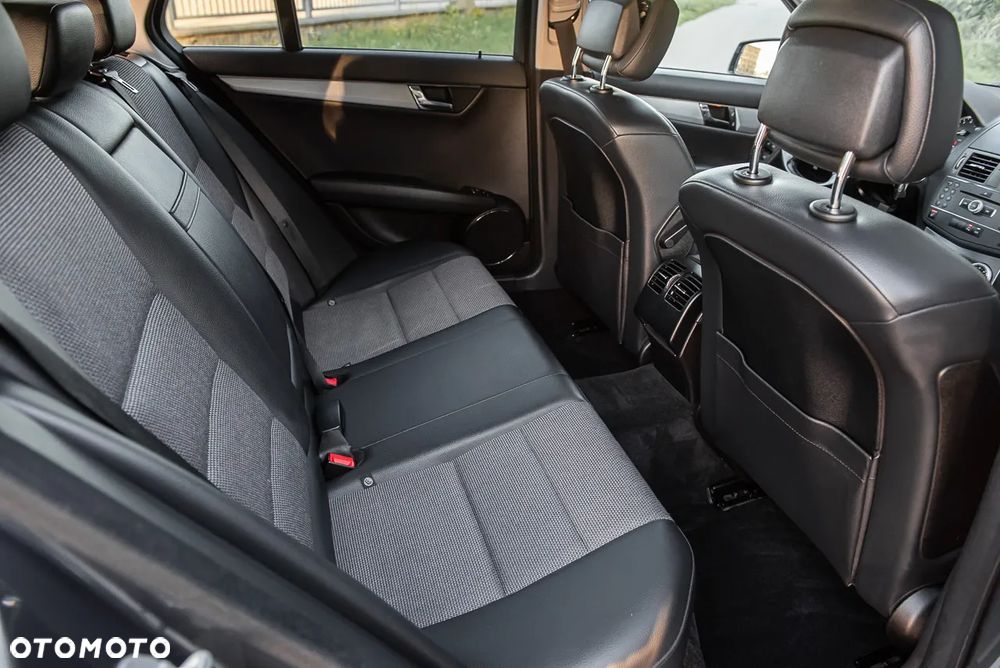Mercedes-Benz Klasa C 180 BlueEFFICIENCY Avantgarde - 26