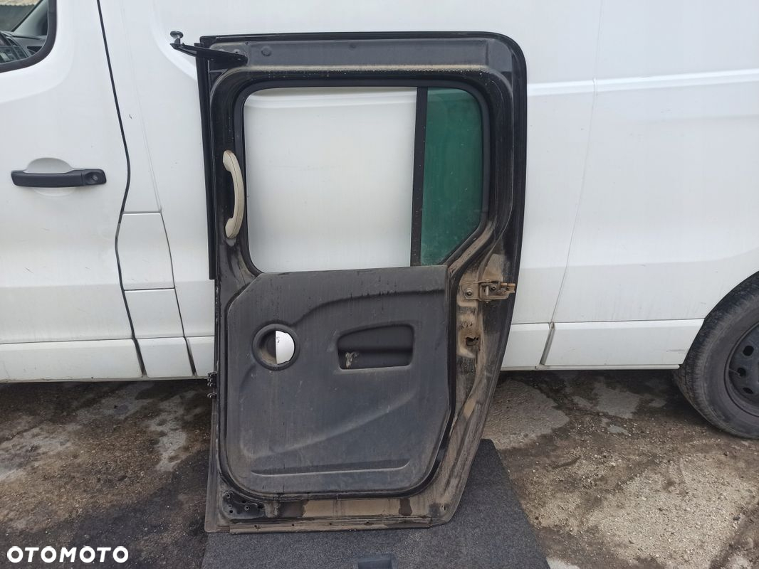Drzwi prawy tył przesuwne kompletne RENAULT KANGOO II TEGND 08- - 16