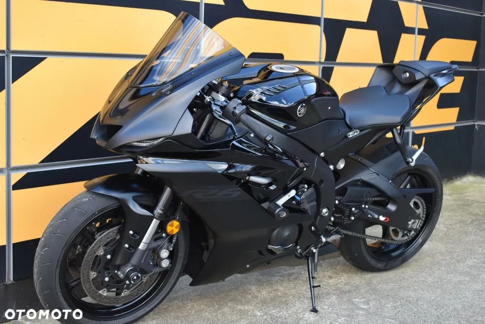 Yamaha R6 - 6