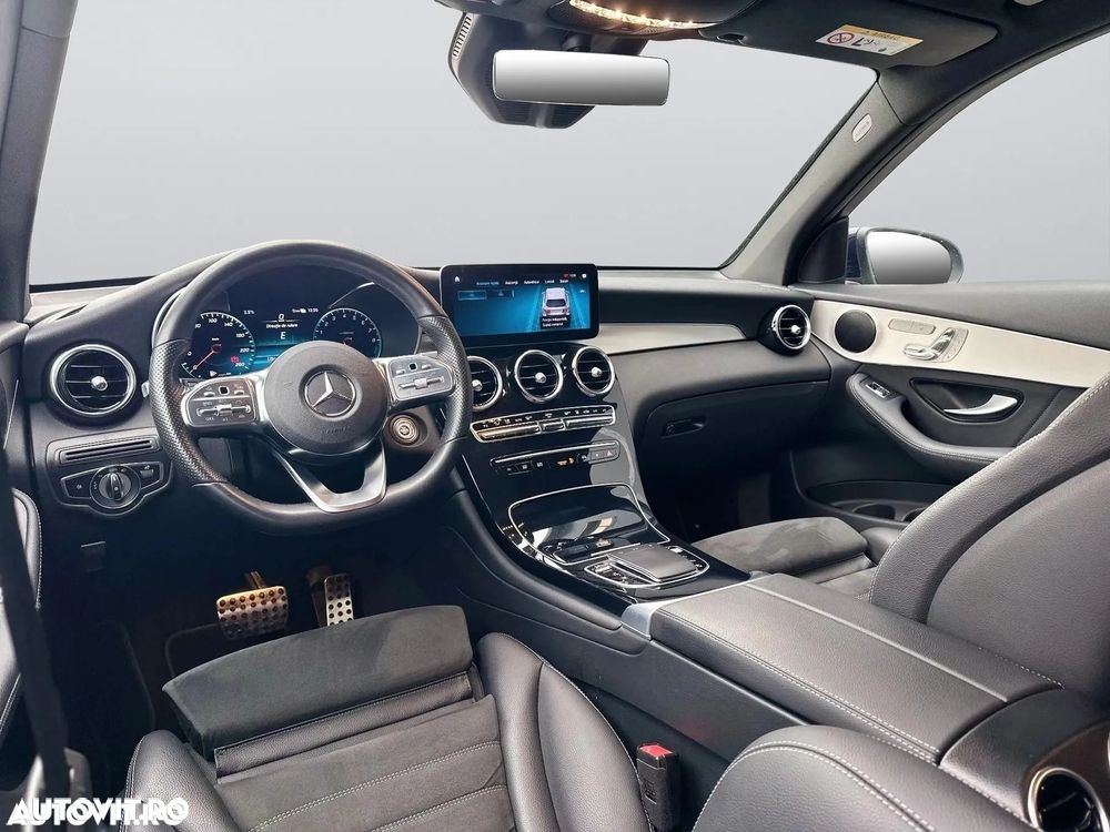 Mercedes-Benz GLC 300 e 4Matic 9G-TRONIC AMG Line - 11