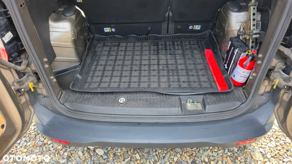 Ford Transit Courier Ambiente - 26