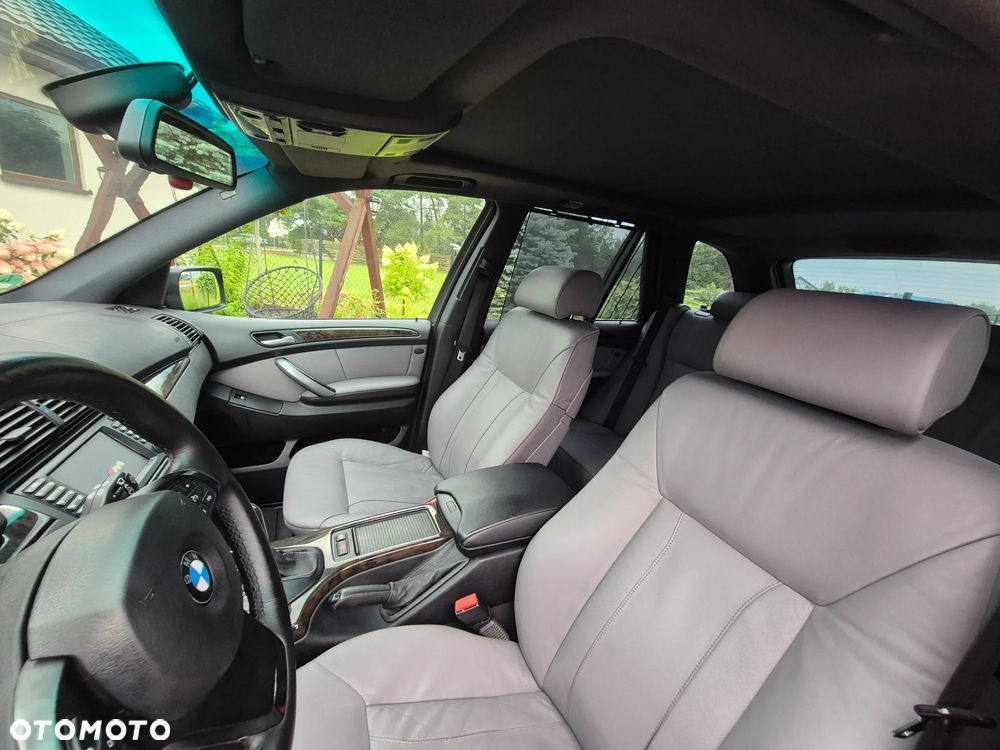 BMW X5 4.4i - 17
