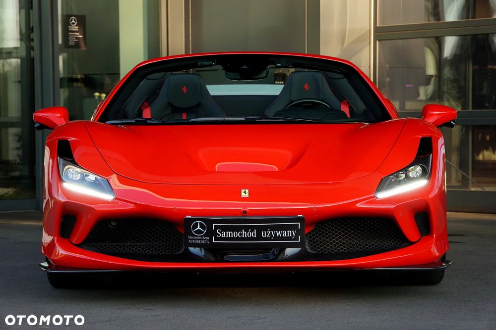 Ferrari F8 Spider - 10