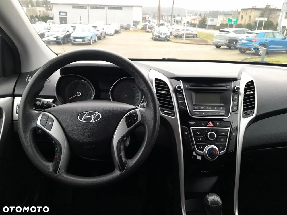 Hyundai i30 1.6 D Comfort - 12