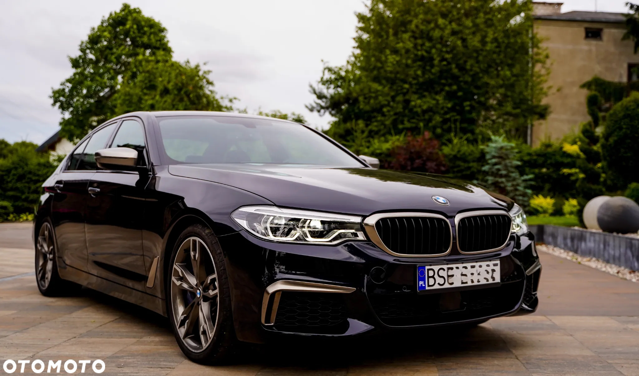 BMW Seria 5 M550i xDrive - 2