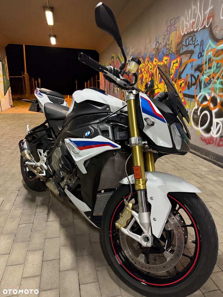 BMW S - 19