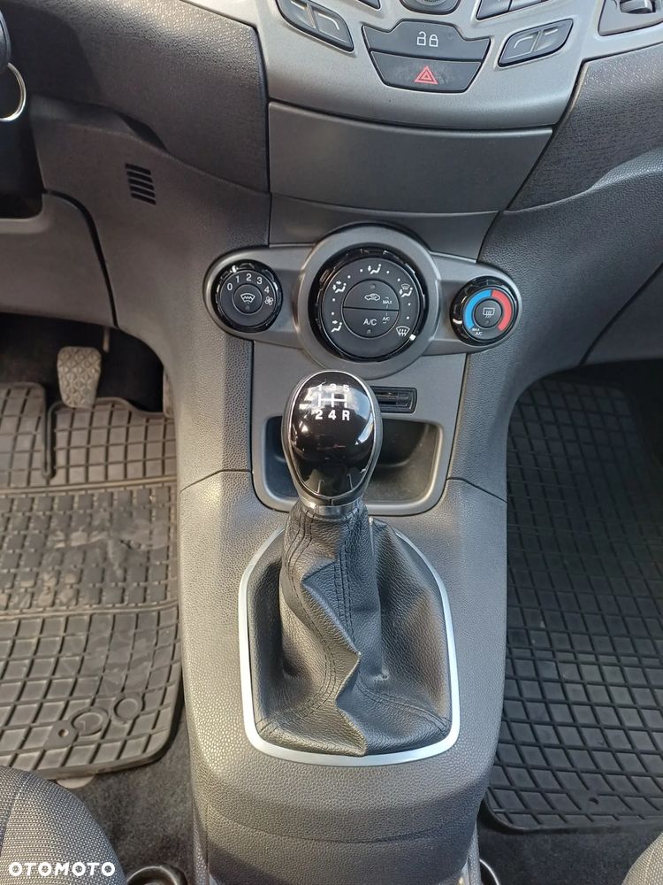 Ford Fiesta - 9