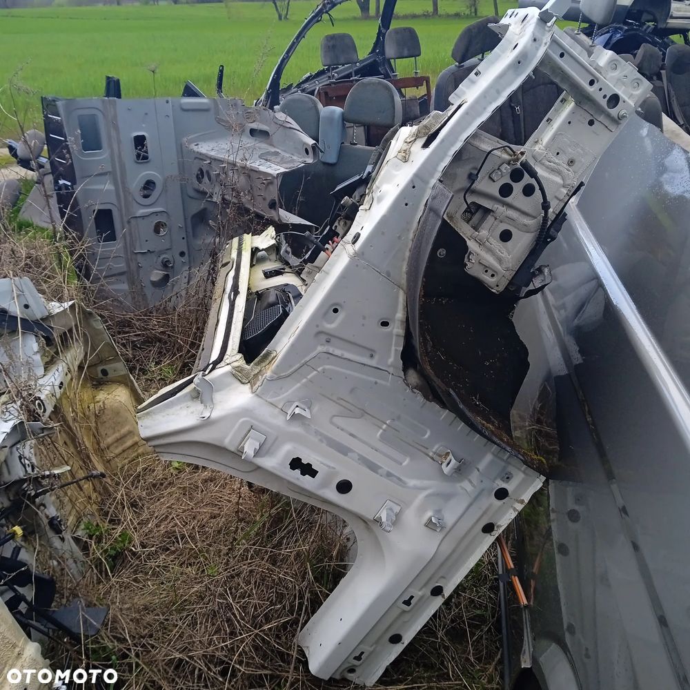 Ćwiartka prawa przednia BMW E30 F31 - 1