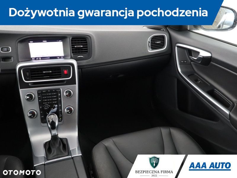 Volvo V60 Cross Country - 10