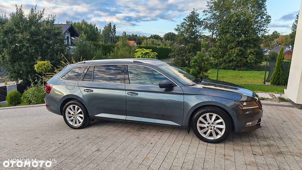 Skoda Superb 2.0 TDI DSG Premium Edition - 16