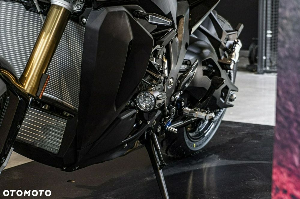 BMW XR - 11