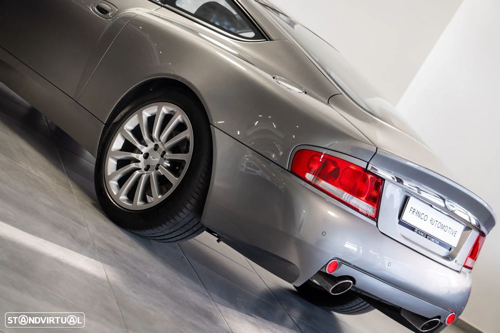 Aston Martin Vanquish - 6
