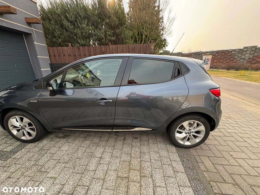 Renault Clio - 10
