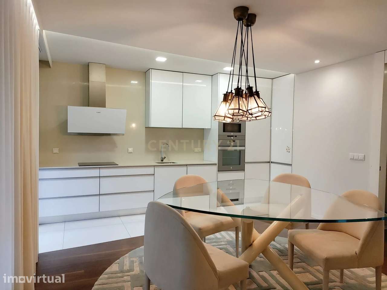 Arrendamento Temporário - Apartamento T2 na 1ª linha de mar na Av.ª do - Grande imagem: 3/29
