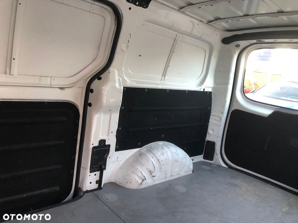 Hyundai H-1 Cargo teilverglast DF - 23