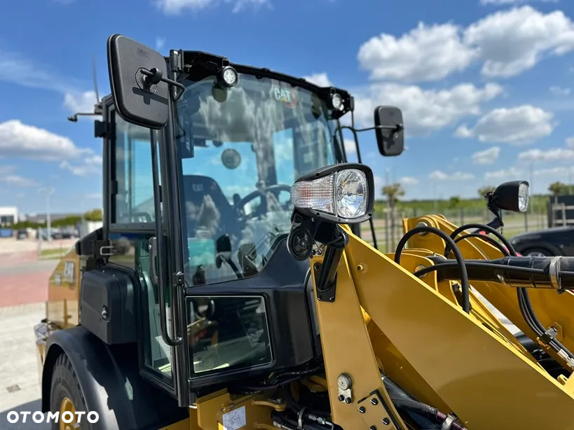 Caterpillar 906 - 16