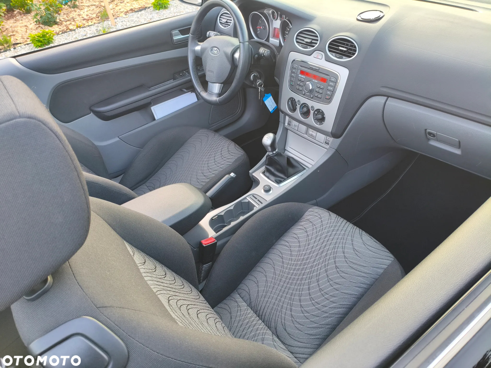 Ford Focus Coupe-Cabriolet 1.6 16V Trend - 21