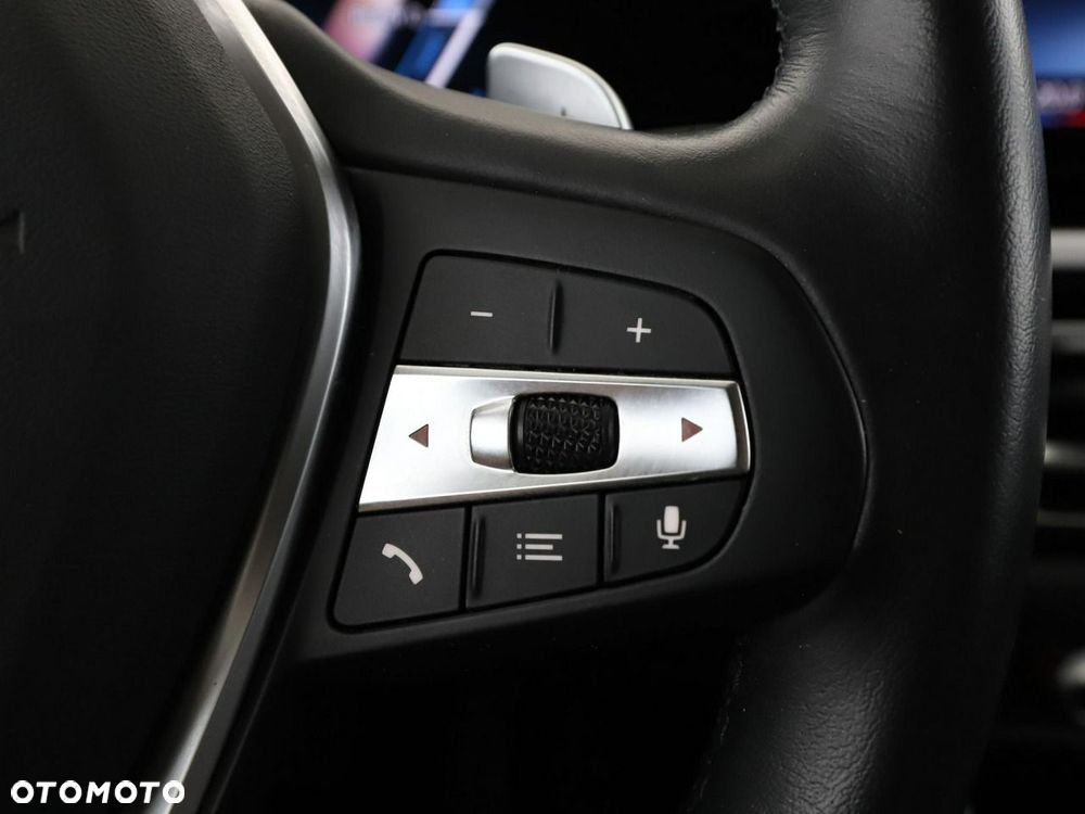 BMW Seria 3 320e PHEV xDrive - 35